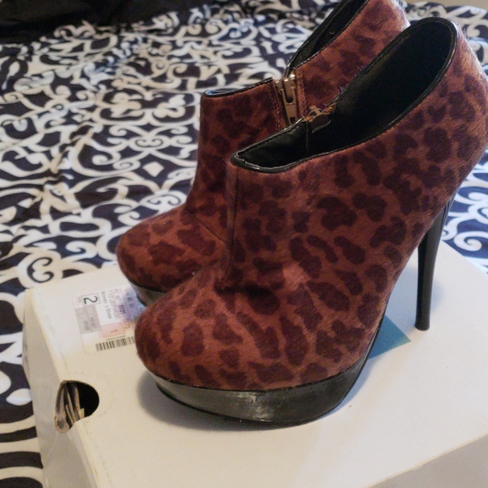 Brand new never worn leopard ankle boots